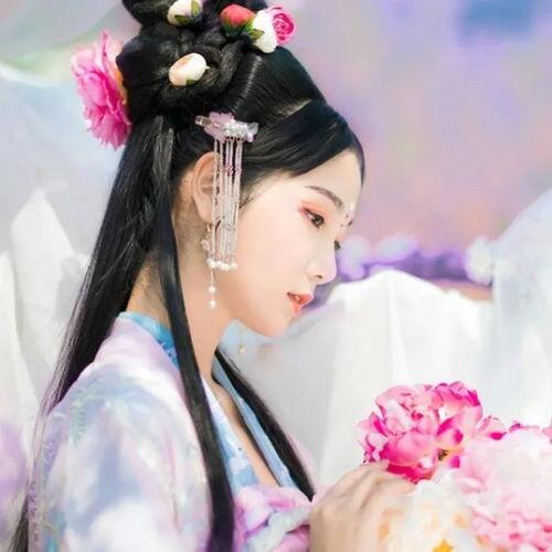 现代古风女生图片大全,现代古风女生的时尚演绎
