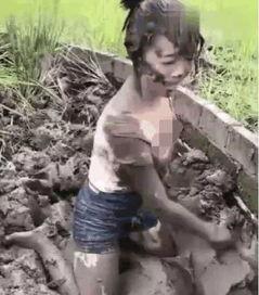 捉泥鳅视频,一场乡村童年的欢乐时光