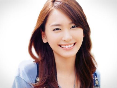 日本出名的明星,揭秘日本娱乐圈的璀璨明星