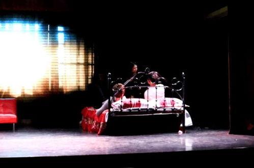 三人床戏,情感交织的浪漫之夜