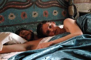 三人床戏,情感交织的浪漫之夜