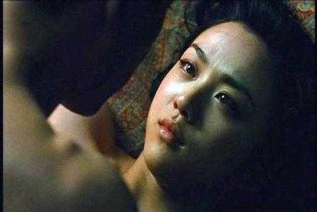 汤唯激情床戏吻戏裸戏,床戏、吻戏、裸戏，情感张力十足