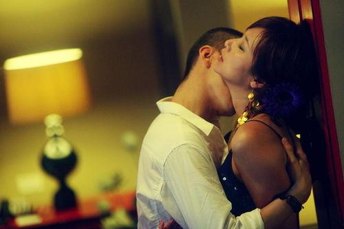 床戏吻戏香港嫩模,青春激情的银幕演绎