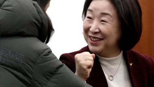 韩国人握手,深入了解韩国人的见面礼节