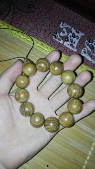檀香木手串图片,自然之香，匠心独运的艺术品