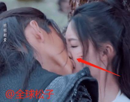 大陆床吻戏,床吻戏背后的爱情火花